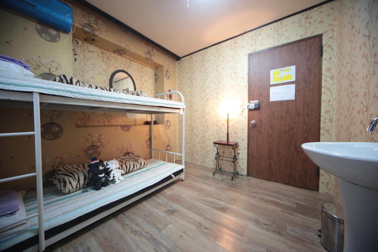 Comeinn Guesthouse Hongdae - Female Only Seul Esterno foto